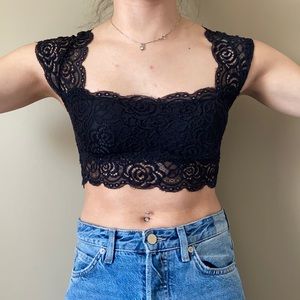 The CUTEST black crop top!!😍✨✨
